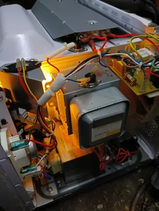 Transformador Microondas MD-701EMR-1