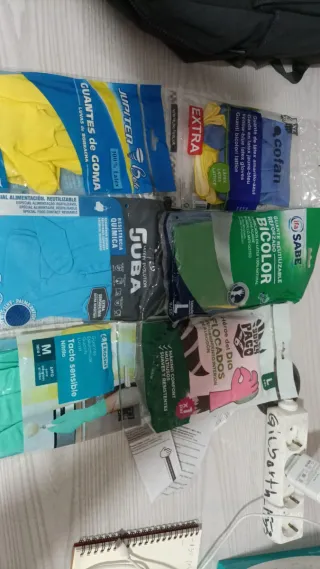 Lote Guantes Látex y Nitrilo