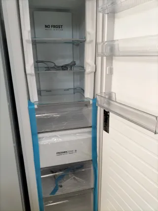 Congelador Vertical Haier 193 cm Mes de una unidad