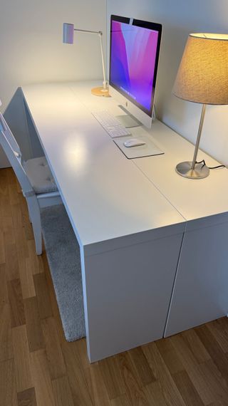 Mesa de trabajo blanca