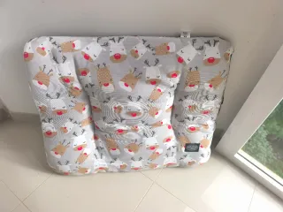 Cama para perro con estampado de renos