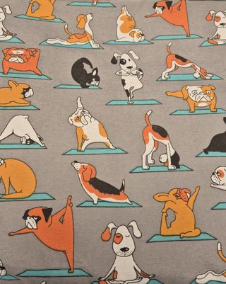 Cama mediana multiusos para mascotas. Yoga