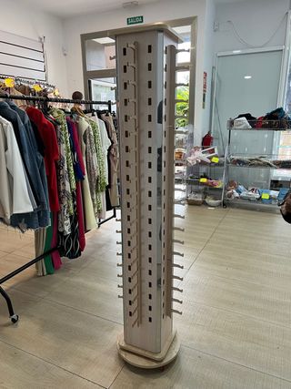 Exhibidor giratorio madera accesorios