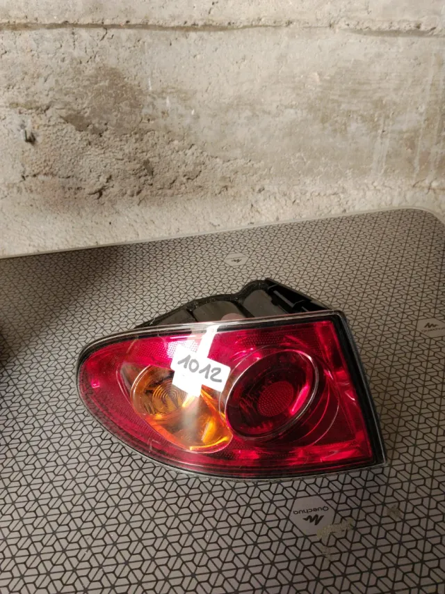 Piloto trasero izquierdo Seat Córdoba