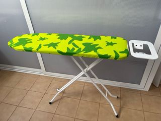 Tabla de planchar con soporte