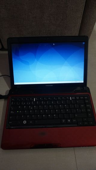 Toshiba Satellite L735-135 Ordenador ver fotos