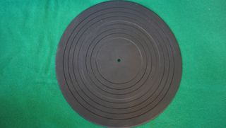 Caja para decoración y alfombrilla tocadiscos leer