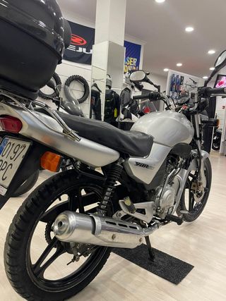 Yamaha YBR125 Plata