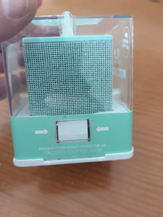 Altavoz Rockbox Cube Portátil Bluetooth