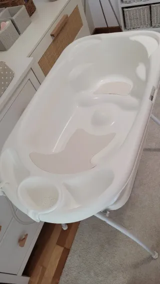 Bañera plegable con patas y soporte para bebé CAM