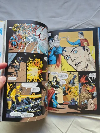 Superman y la Legión de Superhéroes