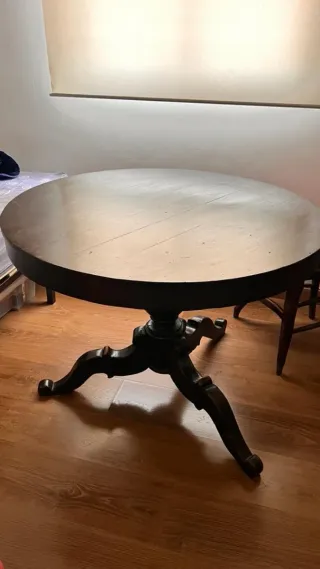 Mesa redonda antigua de caoba