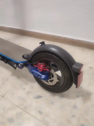 Patinete Eléctrico Olson, Azul y Negro.