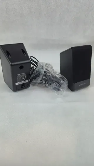 Altavoces Amazon Basics Negro con Volumen