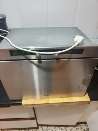 Horno de vapor Miele DG 2550 EDST