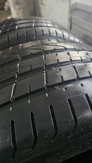 Neumáticos 285 35 22 Pirelli seminuevos