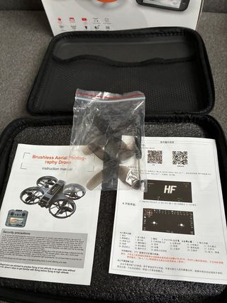 DRONE S156 con mando y pantalla