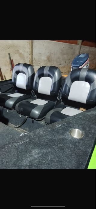 Barca Bassboat Verde con remolque