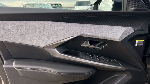 Peugeot 3008 1.2 MHEV HYBRID 100KW ALLURE EDCS6 136 5P