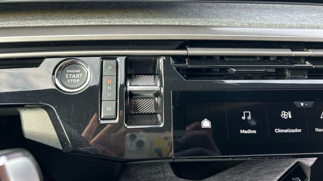 Peugeot 3008 1.2 MHEV HYBRID 100KW ALLURE EDCS6 136 5P