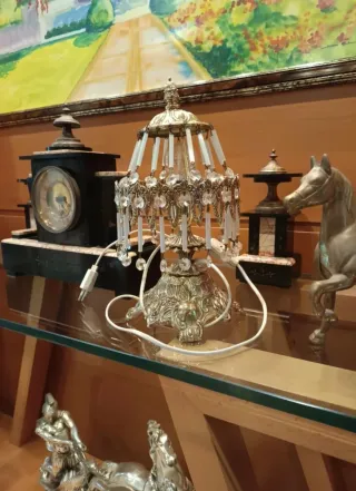 2 Lámparas de bronce con cristales