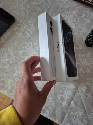 Caja vacía iPhone 17P