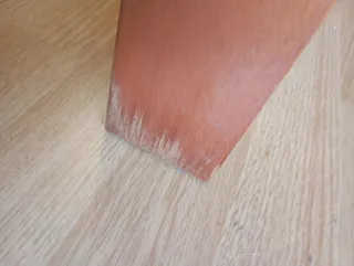 Mesa comedor extensible madera y cristal.