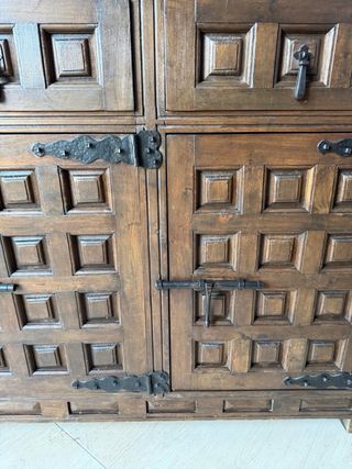 Aparador de madera maciza