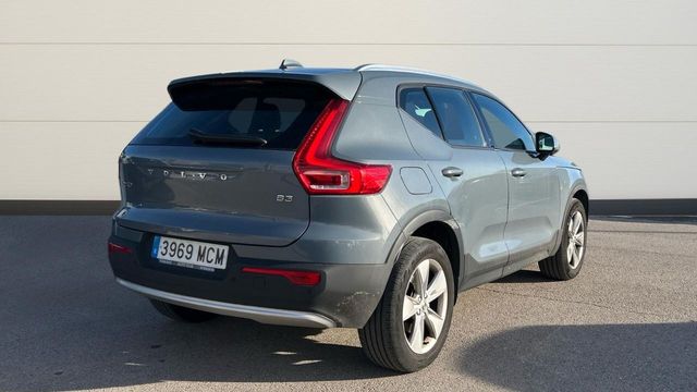 Volvo XC40 2.0 B3 MOMENTUM CORE AUTO 163 5P
