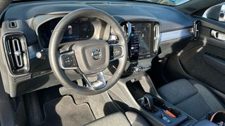 Volvo XC40 2.0 B3 MOMENTUM CORE AUTO 163 5P