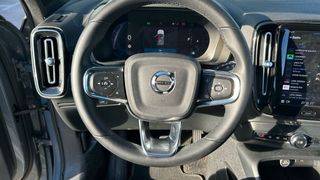 Volvo XC40 2.0 B3 MOMENTUM CORE AUTO 163 5P
