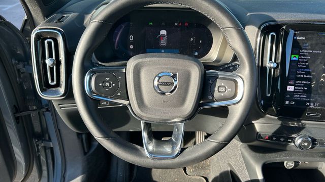 Volvo XC40 2.0 B3 MOMENTUM CORE AUTO 163 5P