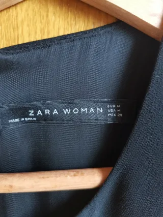 Vestido negro sin mangas Zara