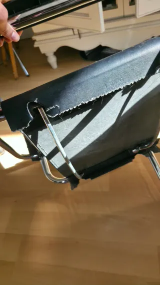 2 Sillas Vintage Cuero y Metal 40€ ambas.