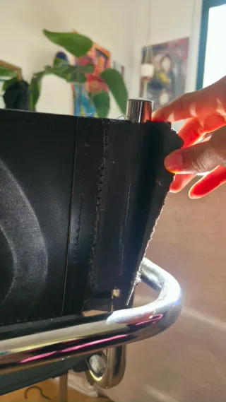 2 Sillas Vintage Cuero y Metal 40€ ambas.