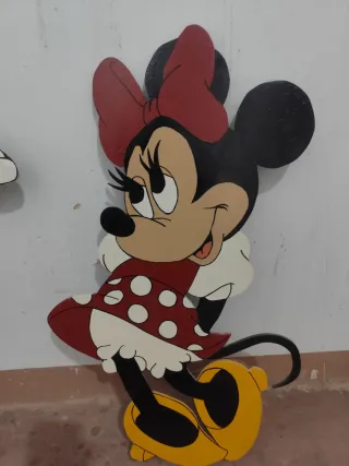 Figuras disney de madera