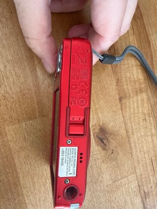 Cámara Olympus VG-120 Roja