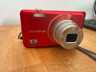 Cámara Olympus VG-120 Roja