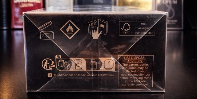 Perfume Yves Saint Laurent Negro y Plateado