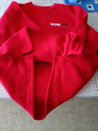 Sudadera roja WORKOUT events