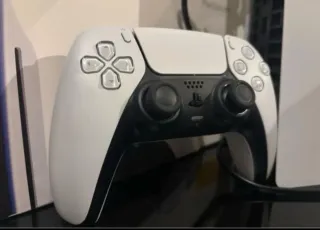 PlayStation 5 Sony Blanca y Negra