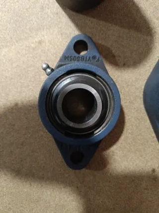 3 Cojinetes de rodamientos con brida