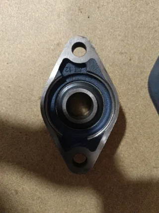 3 Cojinetes de rodamientos con brida