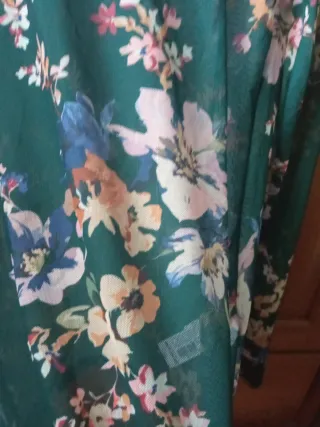 Camiseta gasa Stradivarius floral verde