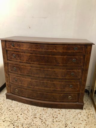 Cómoda de madera maciza antigua con 4 cajones