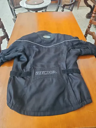 Chaqueta de moto negra