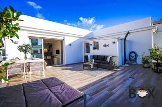 Ático en venta en Playa de la Fontanilla en Marbella