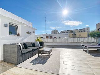 Ático en venta en Playa de la Fontanilla en Marbella