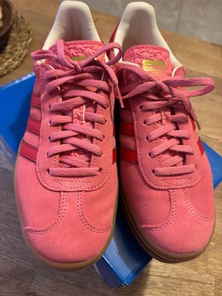Adidas Gazelle rosas y rojas