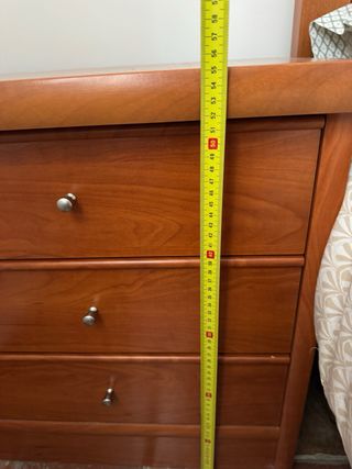 Mesita de noche de madera